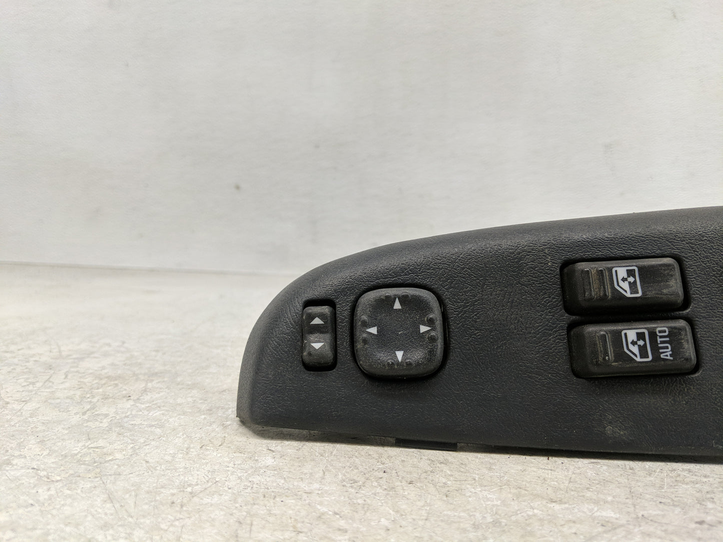 2000-2002 Chevrolet Silverado 1500 Master Power Window Switch Replacement Driver Side Left P/N:208314 Fits Fits 2000 2001 20