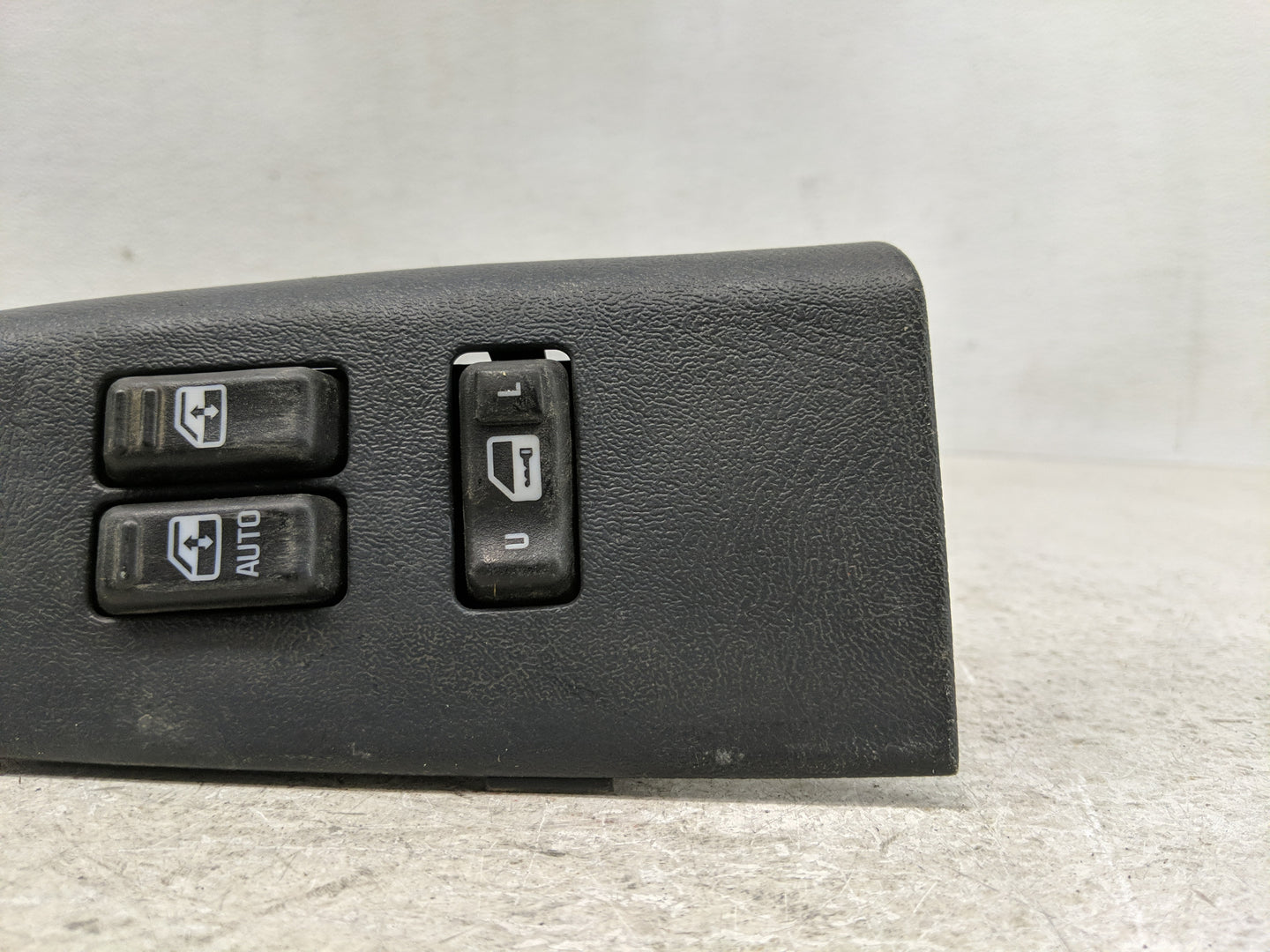 2000-2002 Chevrolet Silverado 1500 Master Power Window Switch Replacement Driver Side Left P/N:208314 Fits Fits 2000 2001 20