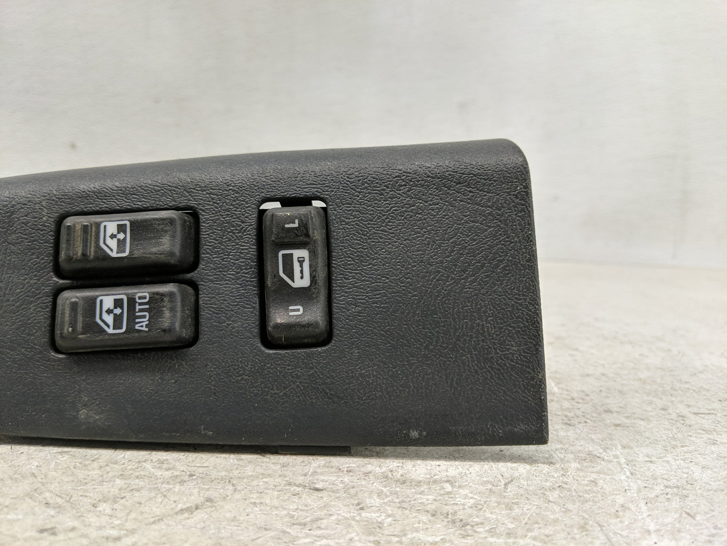 2000-2002 Chevrolet Silverado 1500 Master Power Window Switch Replacement Driver Side Left P/N:208314 Fits Fits 2000 2001 20