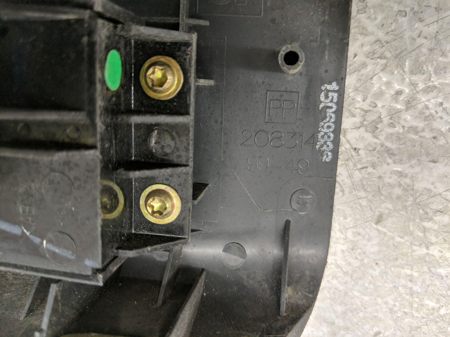 2000-2002 Chevrolet Silverado 1500 Master Power Window Switch Replacement Driver Side Left P/N:208314 Fits Fits 2000 2001 20