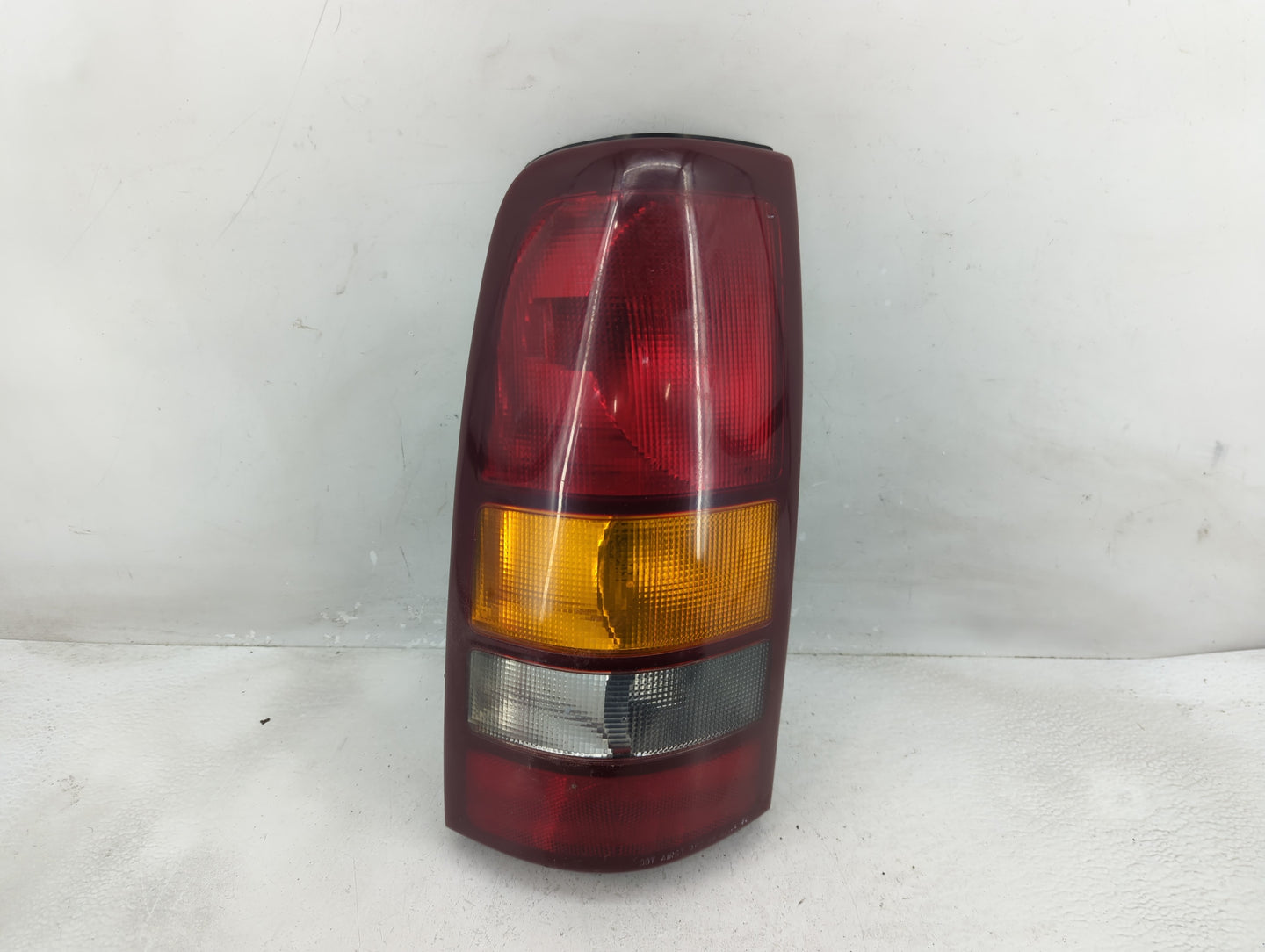 1999-2002 Chevrolet Silverado 1500 Tail Light Assembly Driver Left OEM P/N:16524515 Fits Fits 1999 2000 2001 2002 2003 OEM U