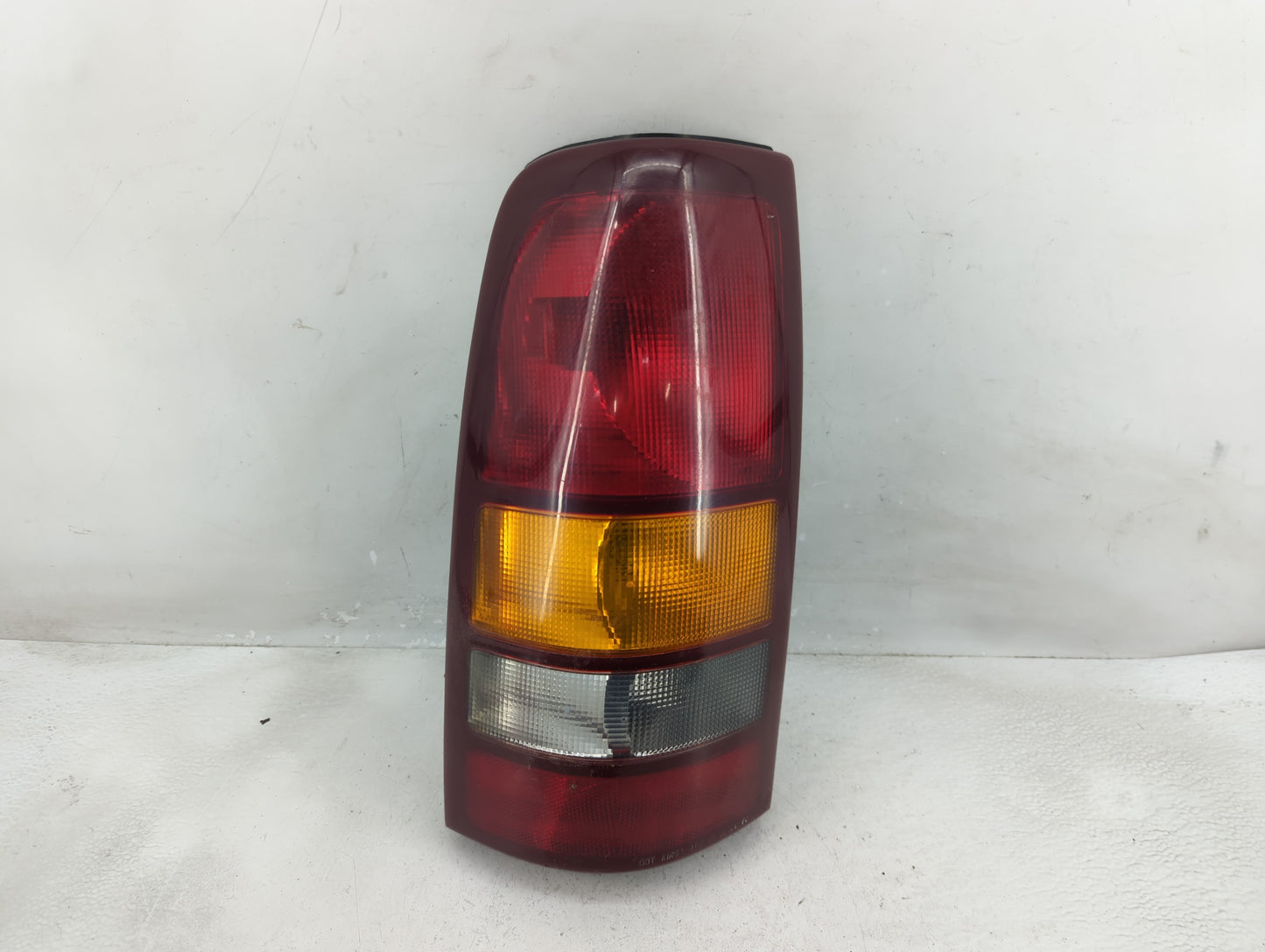 1999-2002 Chevrolet Silverado 1500 Tail Light Assembly Driver Left OEM P/N:16524515 Fits Fits 1999 2000 2001 2002 2003 OEM U