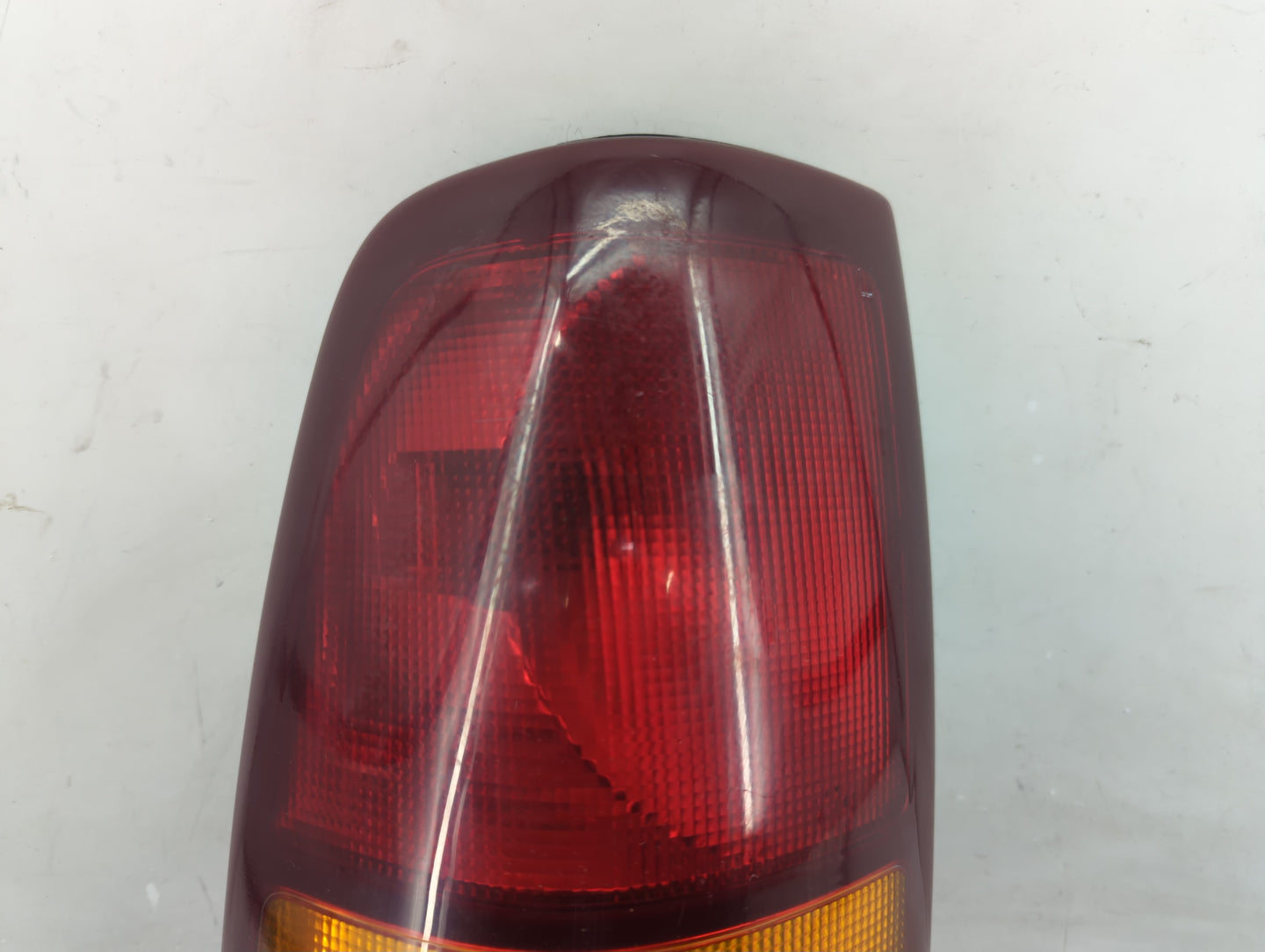 1999-2002 Chevrolet Silverado 1500 Tail Light Assembly Driver Left OEM P/N:16524515 Fits Fits 1999 2000 2001 2002 2003 OEM U