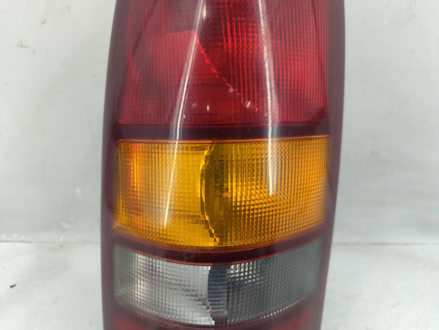 1999-2002 Chevrolet Silverado 1500 Tail Light Assembly Driver Left OEM P/N:16524515 Fits Fits 1999 2000 2001 2002 2003 OEM U