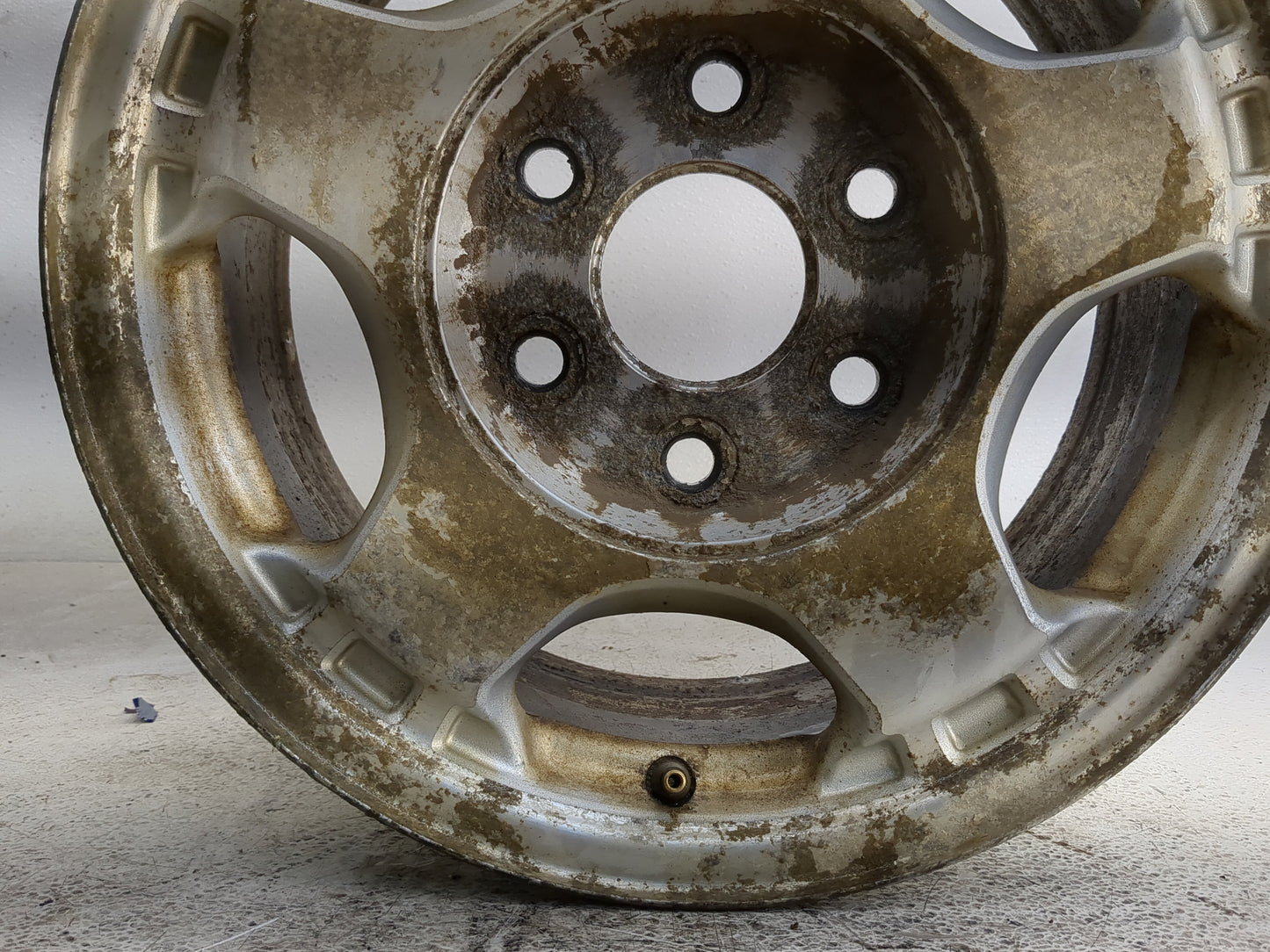 1999-2002 Chevrolet Silverado 1500 Oem Wheel Rim - Oemusedautoparts1.com