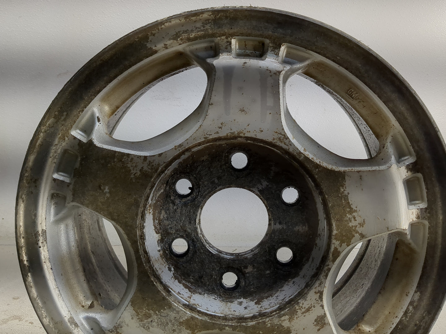 1999-2002 Chevrolet Silverado 1500 Oem Wheel Rim 1373858 - Oemusedautoparts1.com