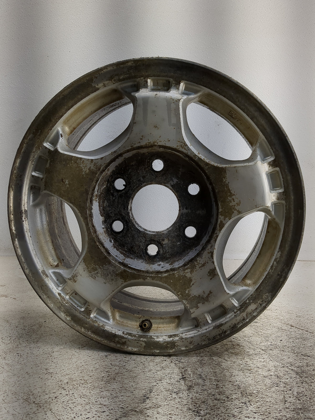 1999-2002 Chevrolet Silverado 1500 Oem Wheel Rim 1373858 - Oemusedautoparts1.com