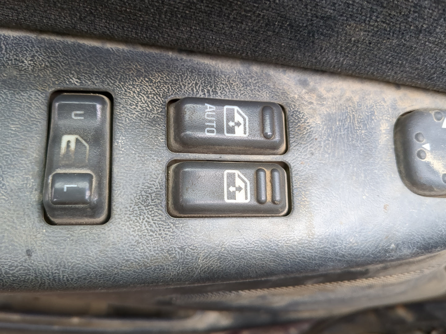 2000-2002 Chevrolet Silverado 1500 Master Power Window Switch Replacement Driver Side Left Fits Fits 2000 2001 2002 OEM Used