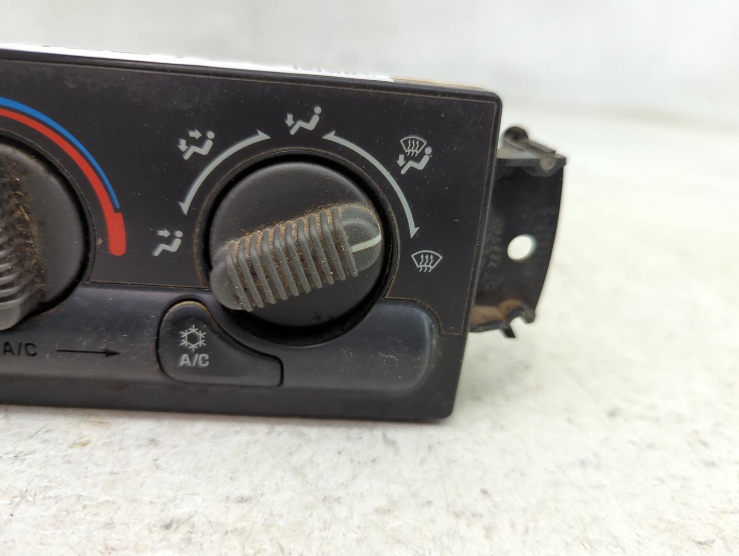 1999-2002 Chevrolet Silverado 1500 Climate Control Module Temperature AC/Heater Replacement P/N:15753264 Fits OEM Used Auto 