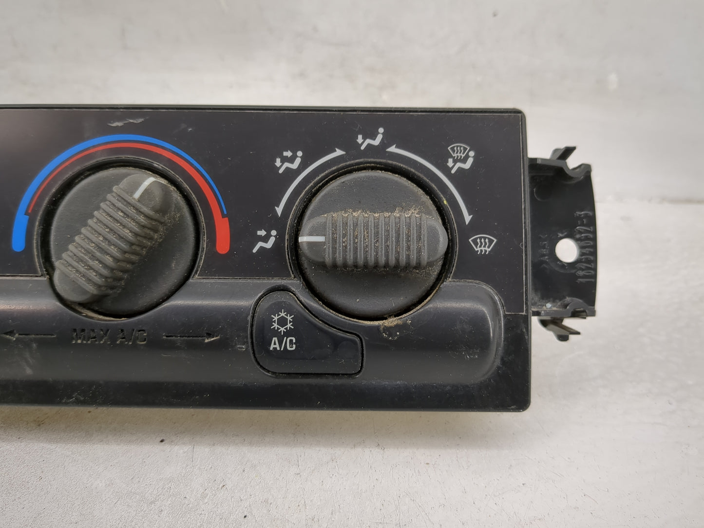 1999-2002 Chevrolet Silverado 1500 Climate Control Module Temperature AC/Heater Replacement P/N:15054697 Fits OEM Used Auto 