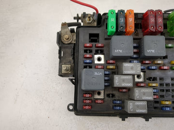 2000-2002 Chevrolet Silverado 1500 Fusebox Fuse Box Panel Relay Module P/N:12193614 12088567 Fits Fits 2000 2001 2002 OEM Used Auto Parts