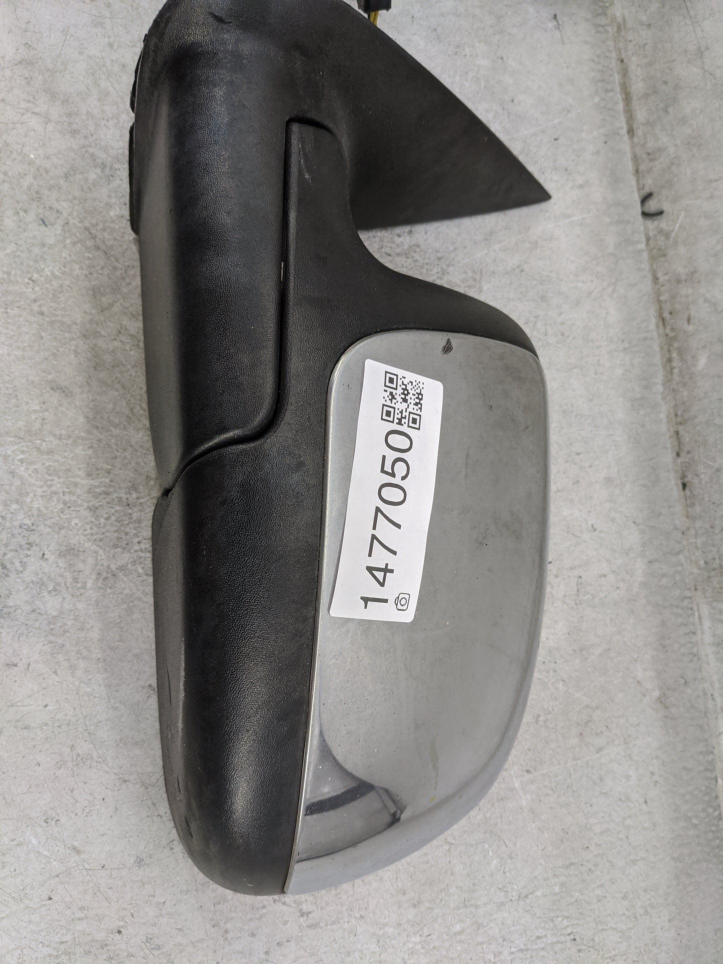 1999-2002 Chevrolet Silverado 1500 Driver Side View Mirror - Left Door Mirror OEM Used - Oemusedautoparts1.com