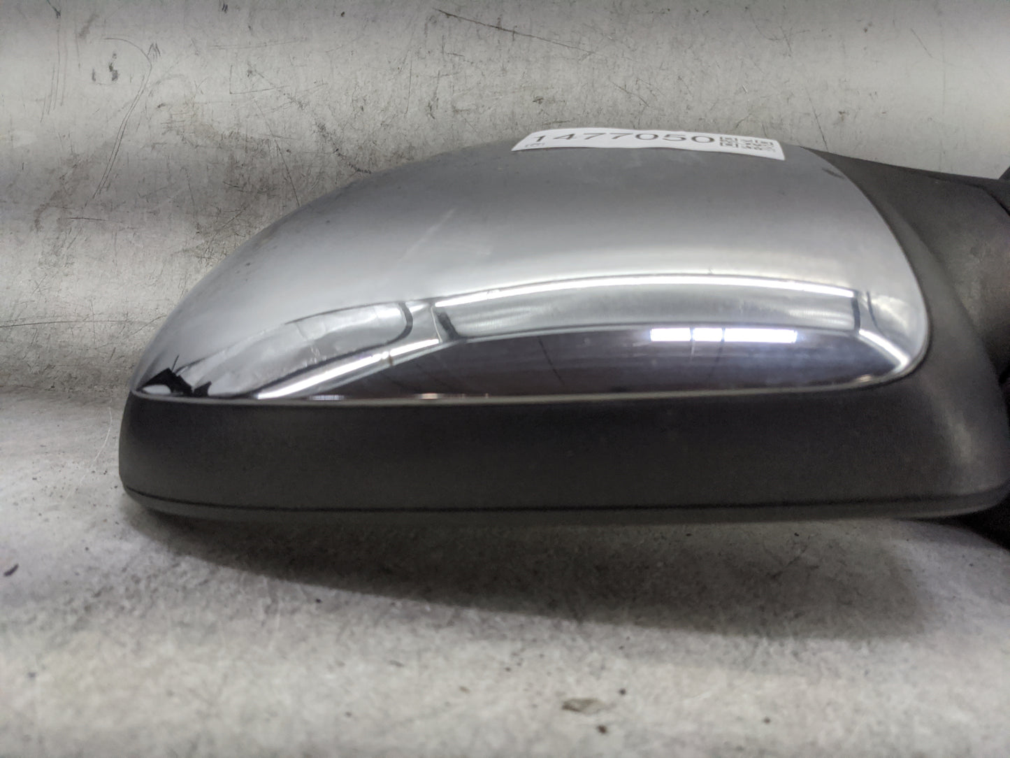 1999-2002 Chevrolet Silverado 1500 Driver Side View Mirror - Left Door Mirror OEM Used - Oemusedautoparts1.com