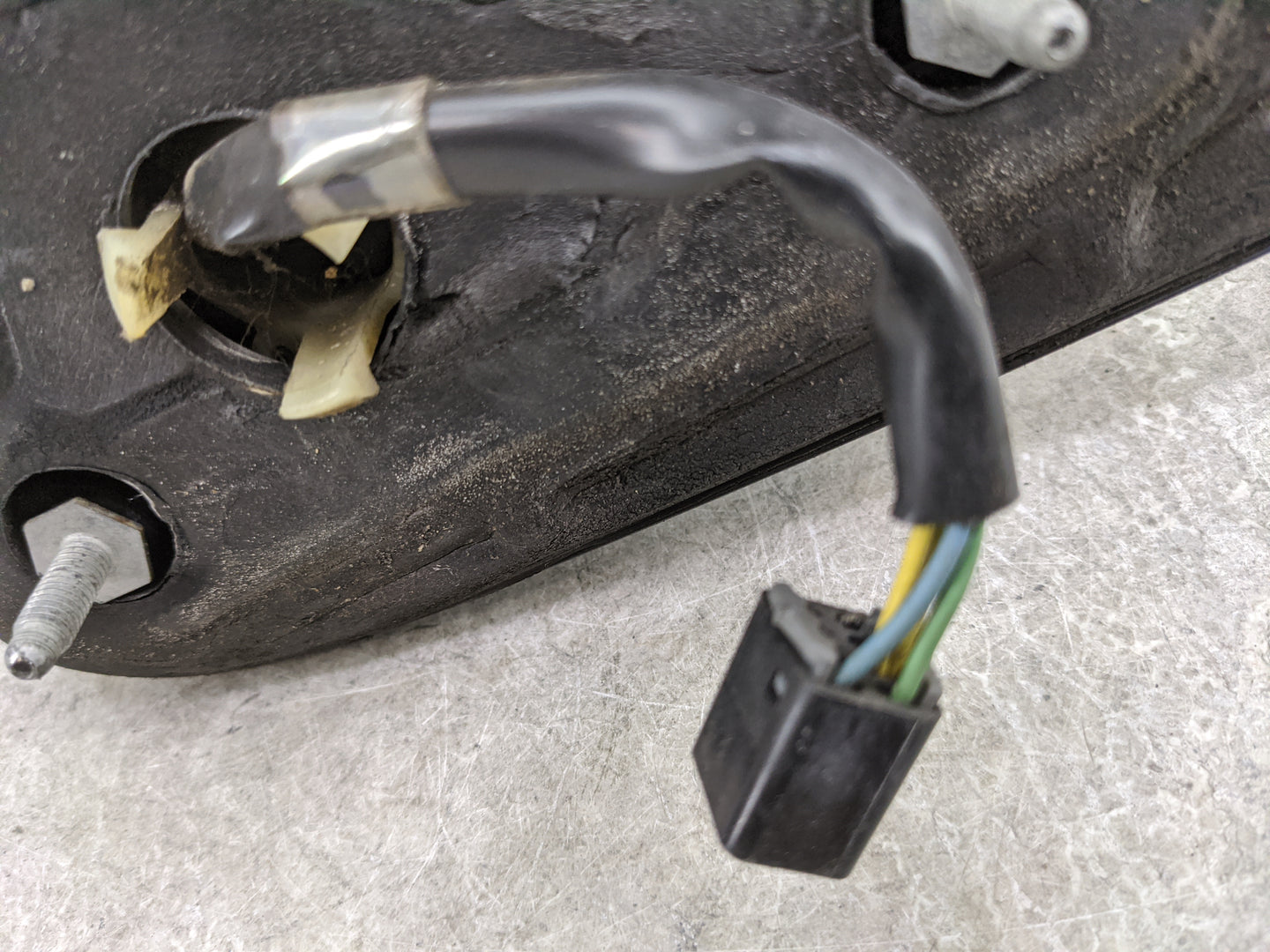 1999-2002 Chevrolet Silverado 1500 Driver Side View Mirror - Left Door Mirror OEM Used - Oemusedautoparts1.com