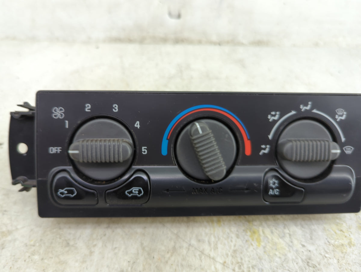 1999-2002 Chevrolet Silverado 1500 Climate Control Module Temperature AC/Heater Replacement P/N:15753264 Fits OEM Used Auto 