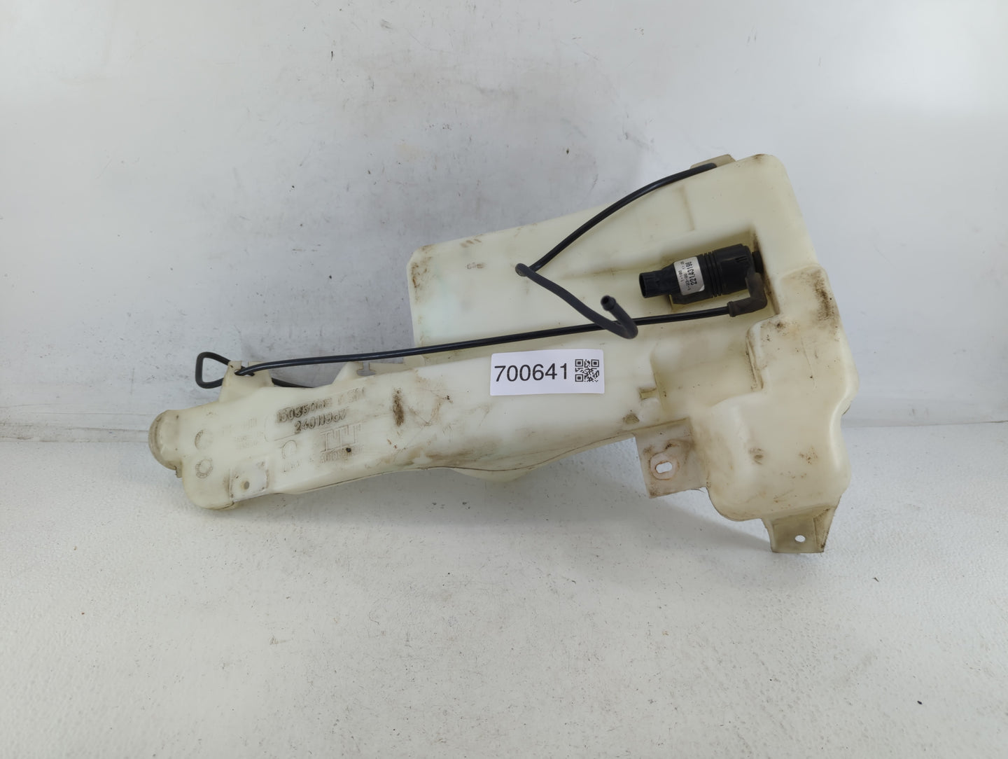 1999 Silverado 1500 Windshield Washer Fluid Reservoir Bottle Oem - Oemusedautoparts1.com