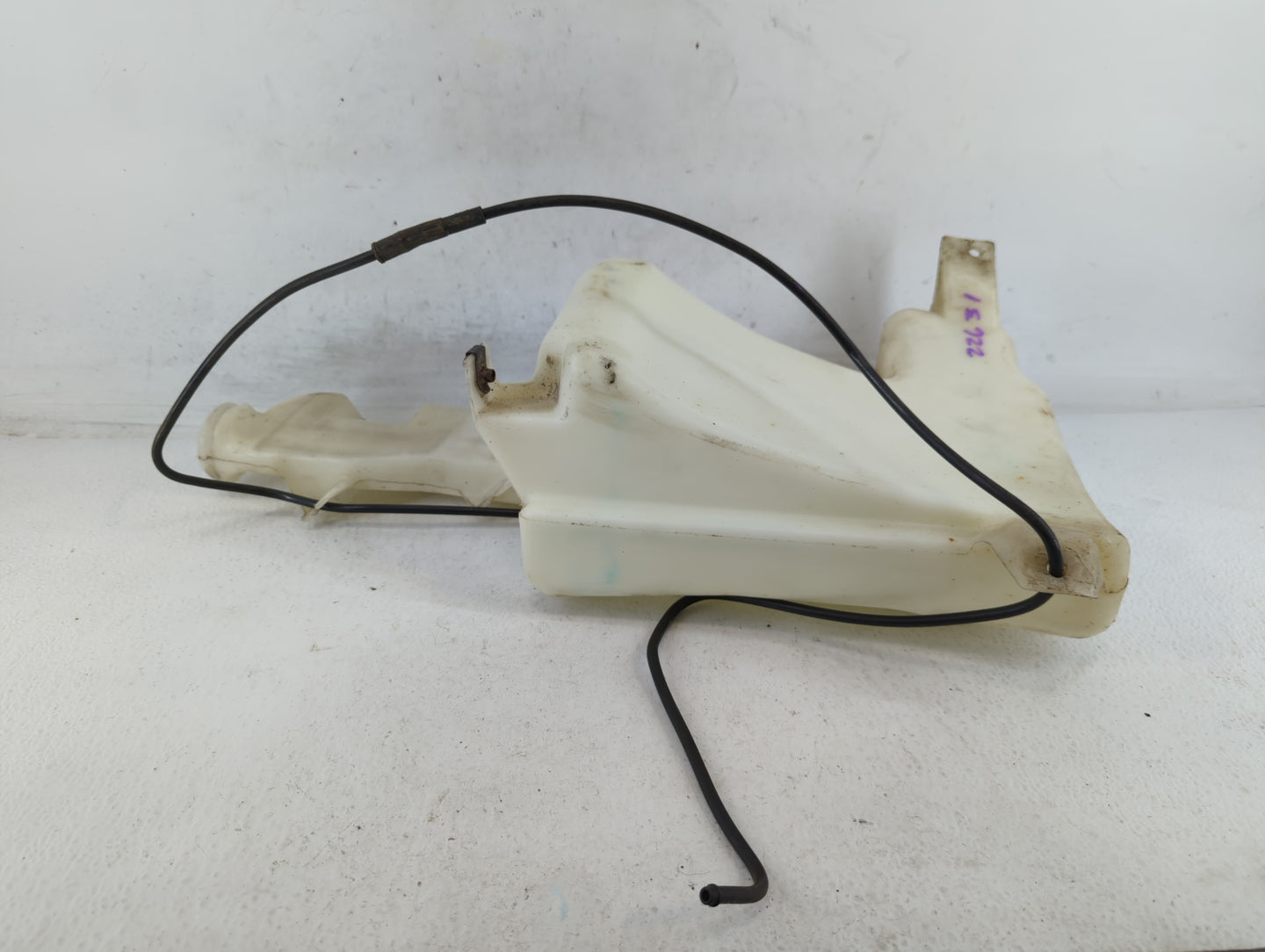 1999 Silverado 1500 Windshield Washer Fluid Reservoir Bottle Oem - Oemusedautoparts1.com