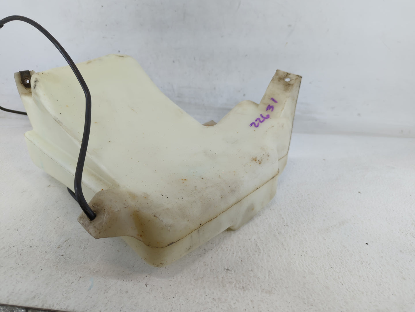 1999 Silverado 1500 Windshield Washer Fluid Reservoir Bottle Oem - Oemusedautoparts1.com