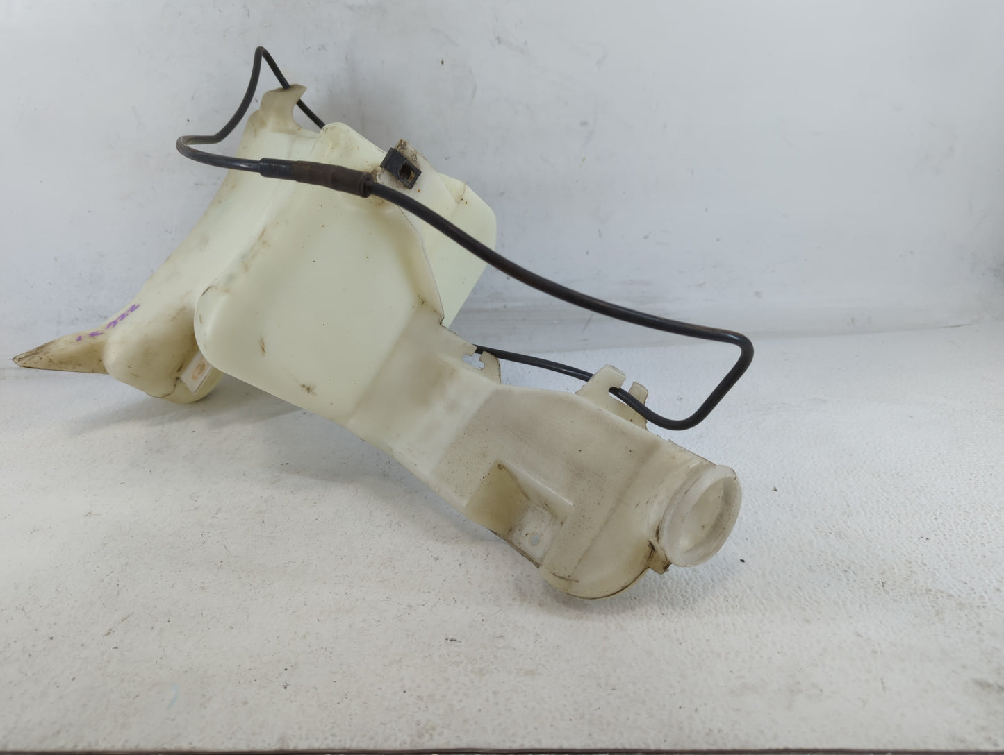 1999 Silverado 1500 Windshield Washer Fluid Reservoir Bottle Oem - Oemusedautoparts1.com