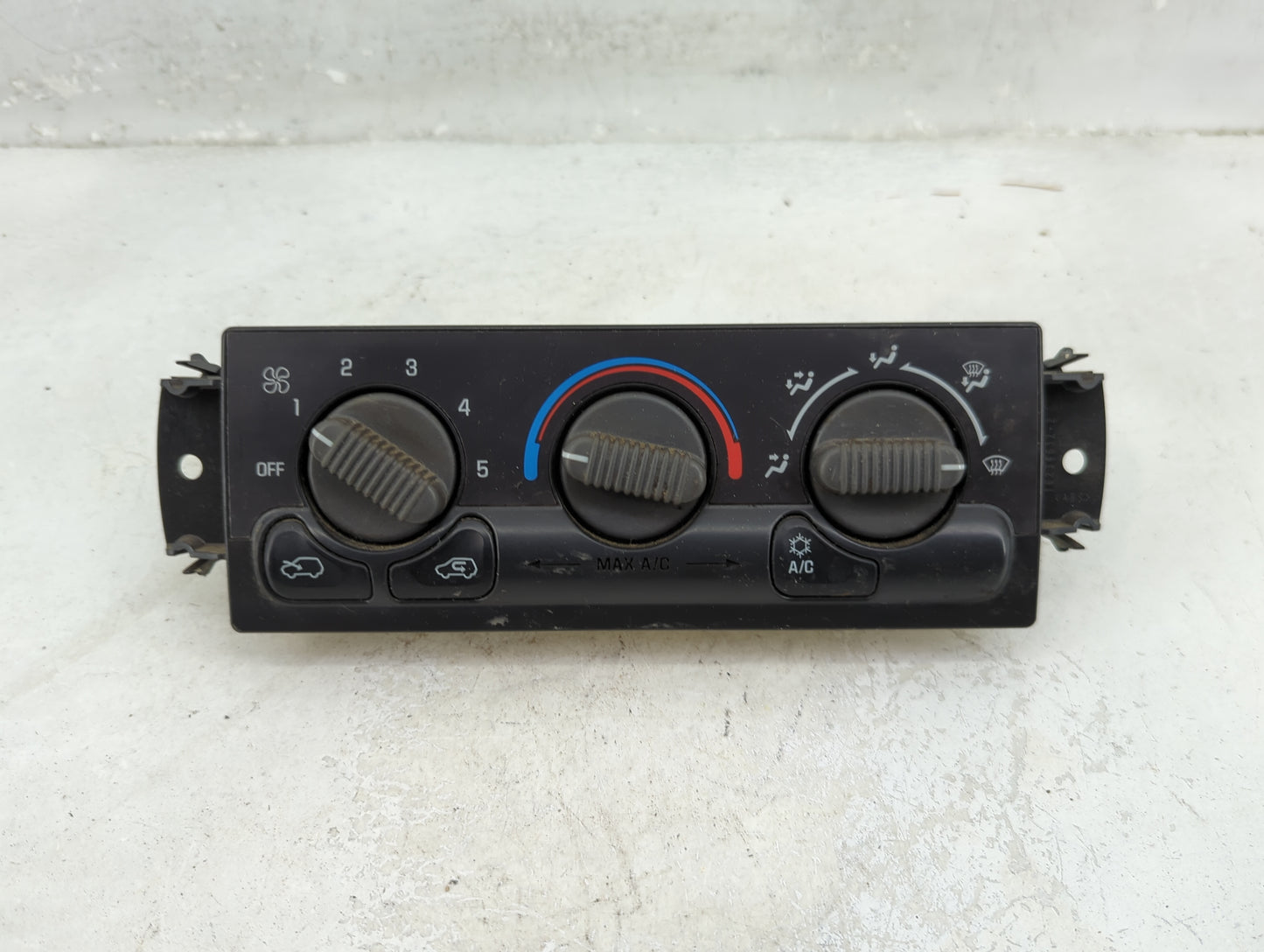 2000 Chevrolet Silverado 1500 Climate Control Module Temperature AC/Heater Replacement P/N:09361355 Fits OEM Used Auto Parts