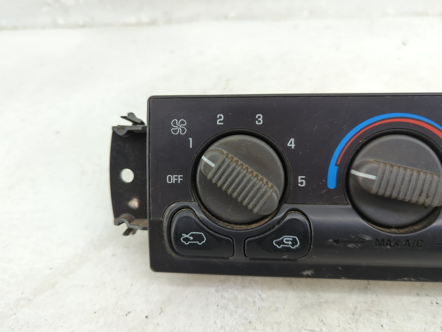 2000 Chevrolet Silverado 1500 Climate Control Module Temperature AC/Heater Replacement P/N:09361355 Fits OEM Used Auto Parts