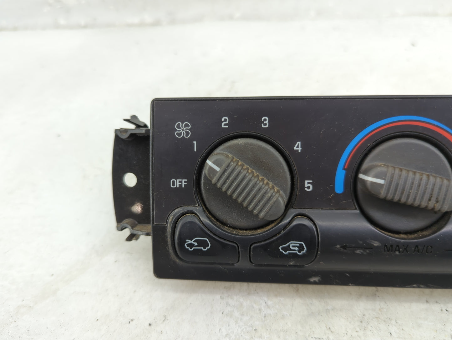 2000 Chevrolet Silverado 1500 Climate Control Module Temperature AC/Heater Replacement P/N:09361355 Fits OEM Used Auto Parts