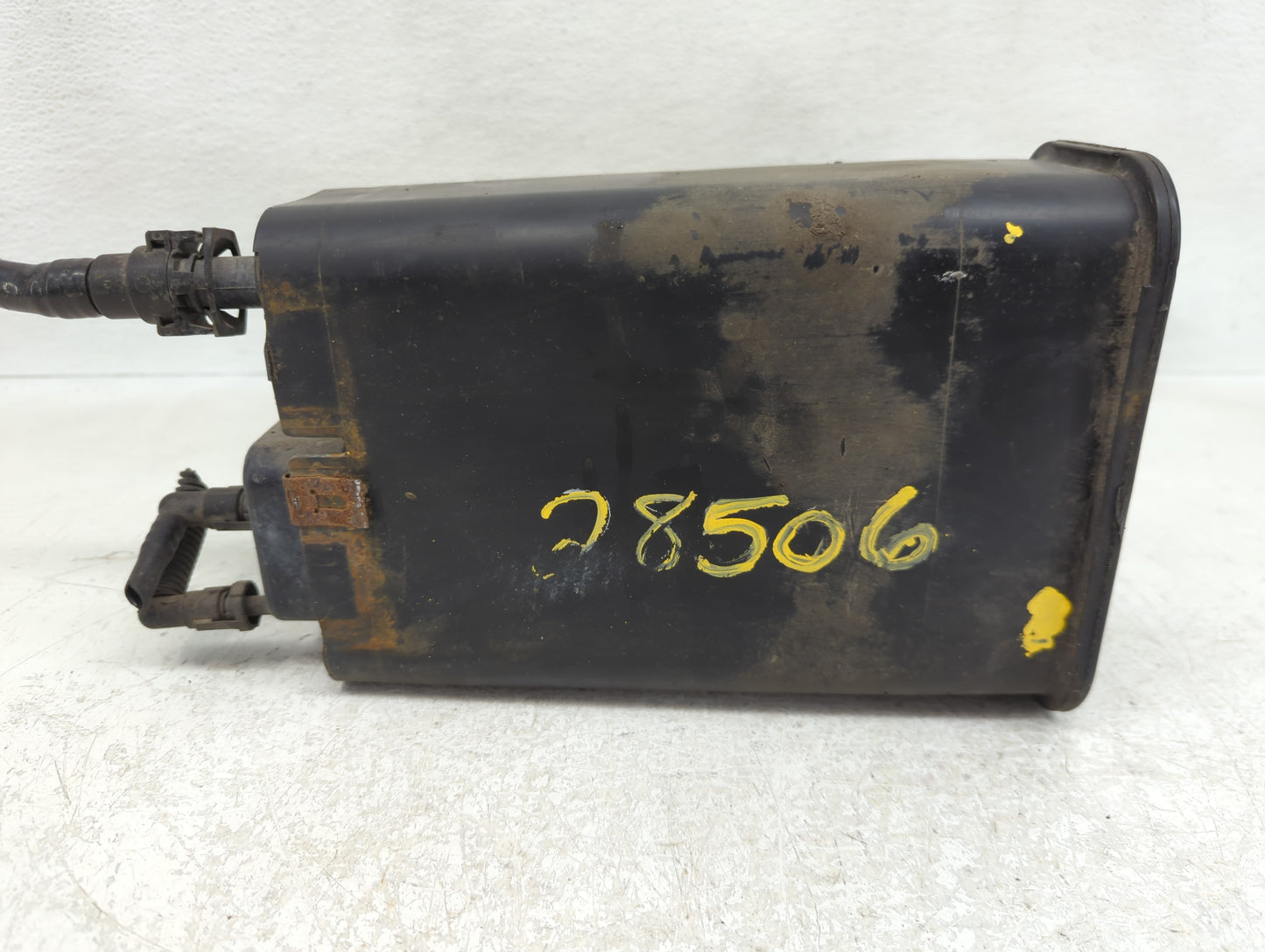 2000 Chevrolet Silverado 1500 Pickup Fuel Vapor Charcoal Canister - Oemusedautoparts1.com
