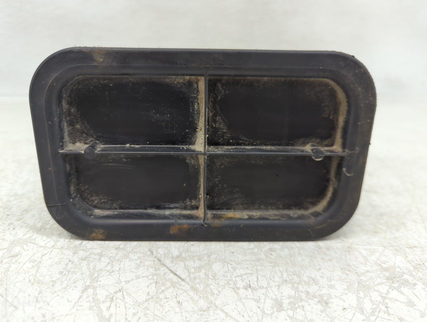 2000 Chevrolet Silverado 1500 Pickup Fuel Vapor Charcoal Canister - Oemusedautoparts1.com
