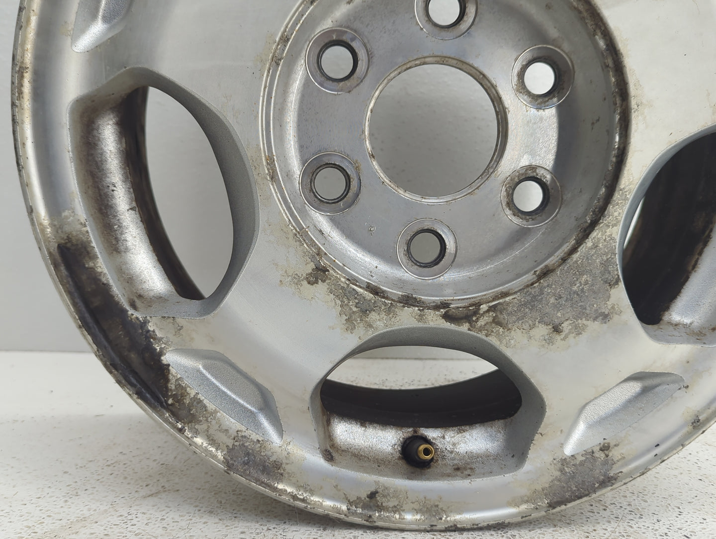 Chevrolet Silverado 1500 Pickup Oem Wheel Rim 835618 - Oemusedautoparts1.com