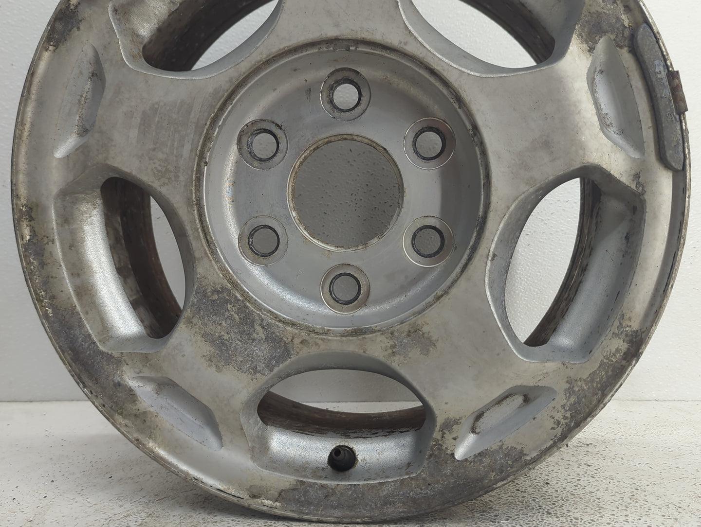 Chevrolet Silverado 1500 Pickup Oem Wheel Rim 835619 - Oemusedautoparts1.com