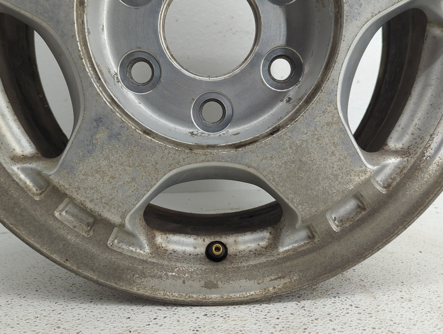 Chevrolet Silverado 1500 Pickup Oem Wheel Rim 837673 - Oemusedautoparts1.com