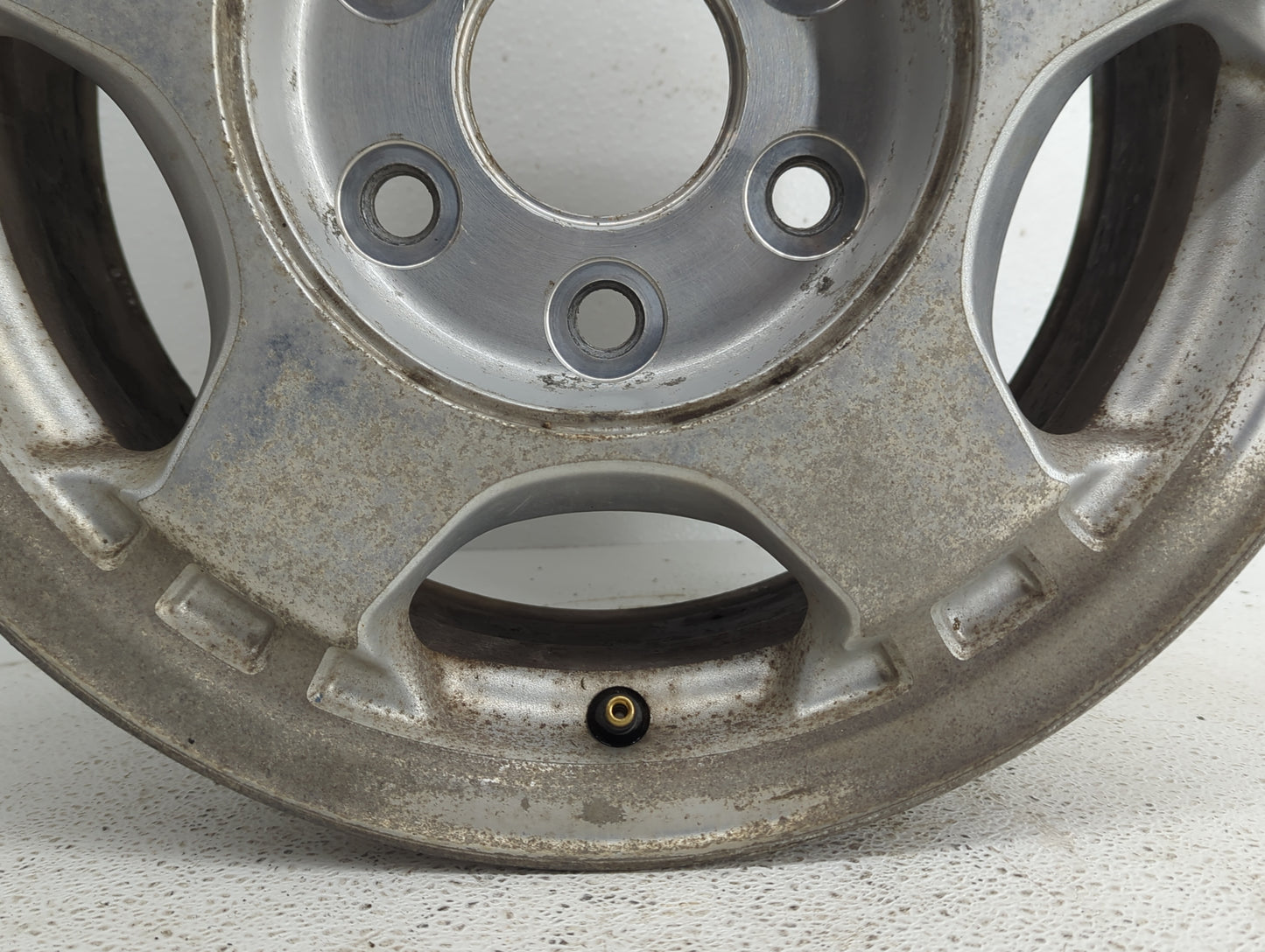Chevrolet Silverado 1500 Pickup Oem Wheel Rim 837673 - Oemusedautoparts1.com