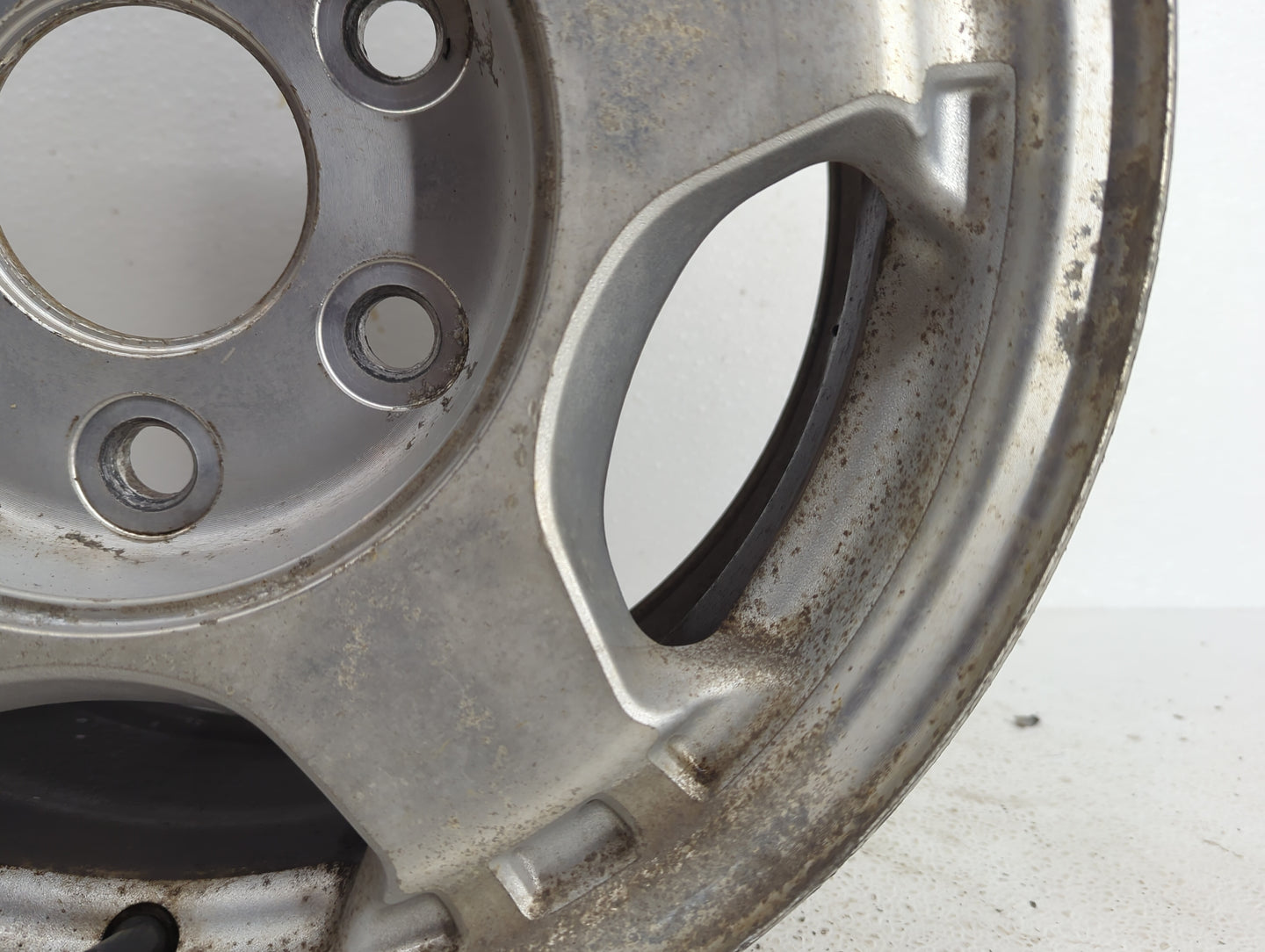 Chevrolet Silverado 1500 Pickup Oem Wheel Rim 837674 - Oemusedautoparts1.com