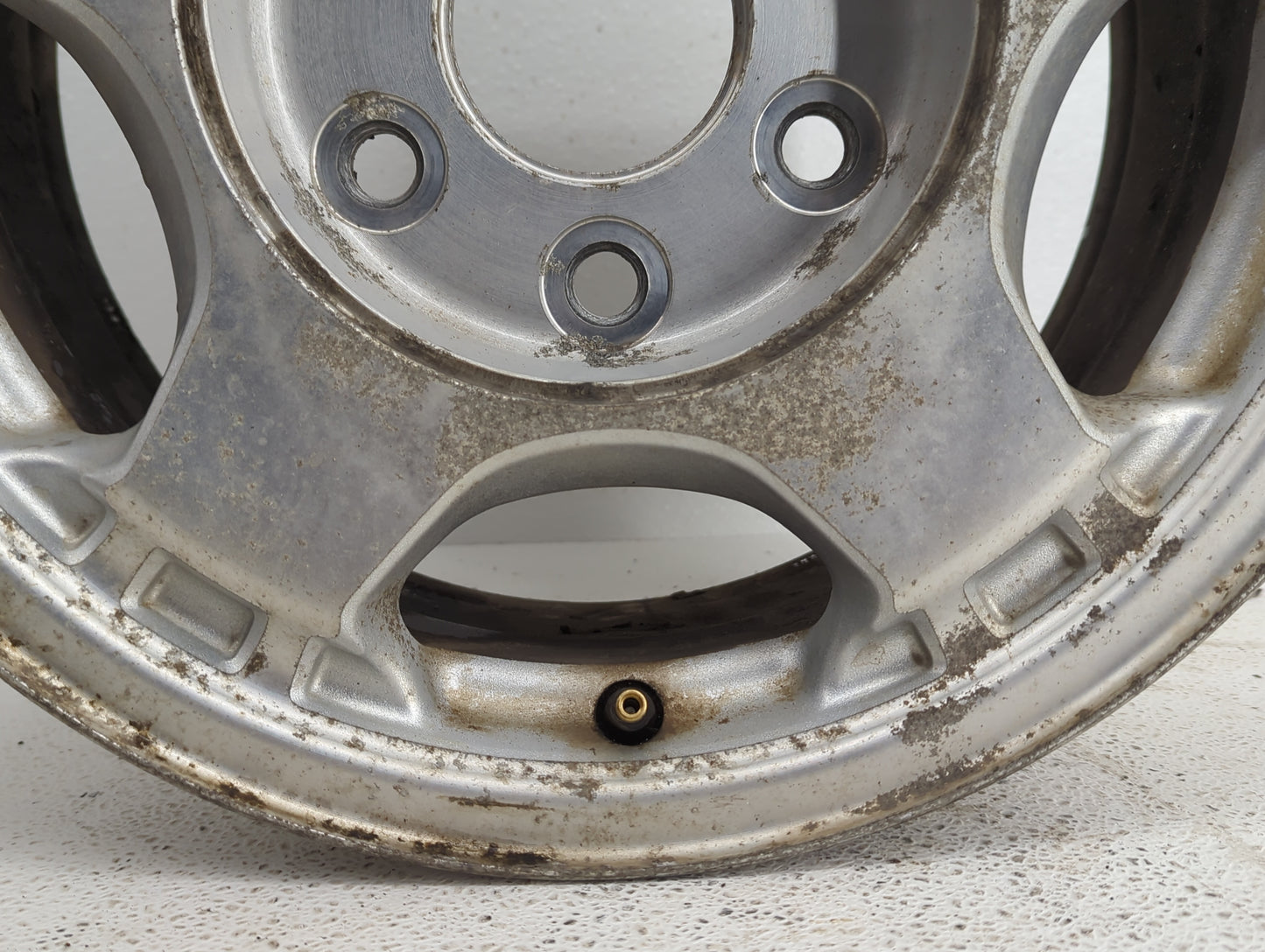 Chevrolet Silverado 1500 Pickup Oem Wheel Rim 837675 - Oemusedautoparts1.com