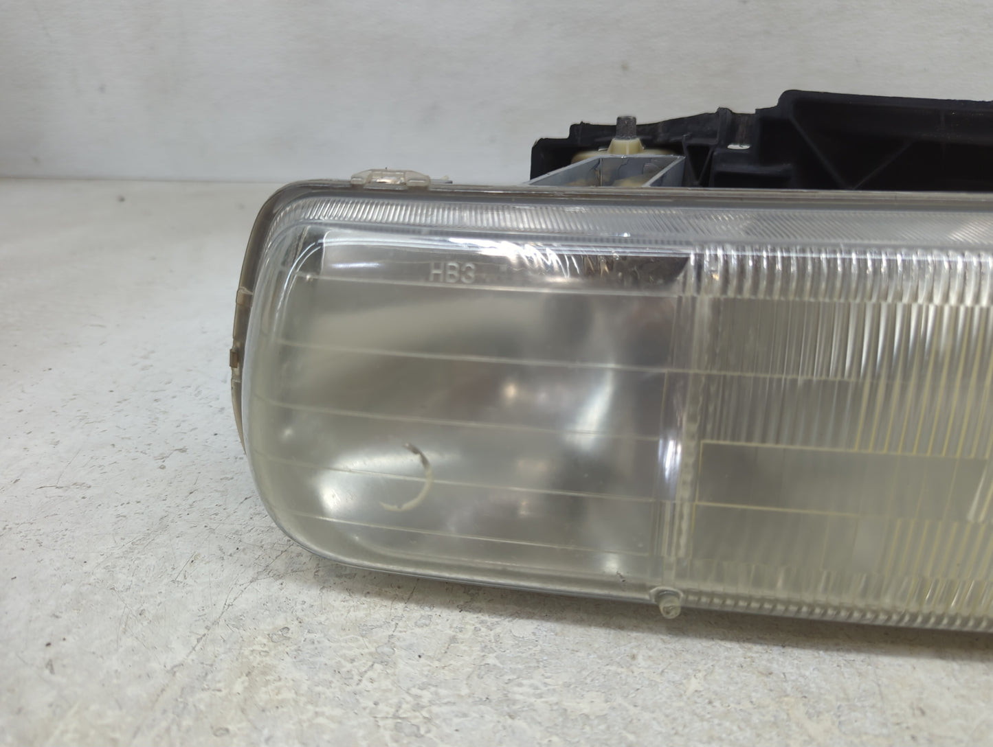 Chevrolet Silverado 1500 Pickup Driver Left Oem Head Light Headlight Lamp - Oemusedautoparts1.com