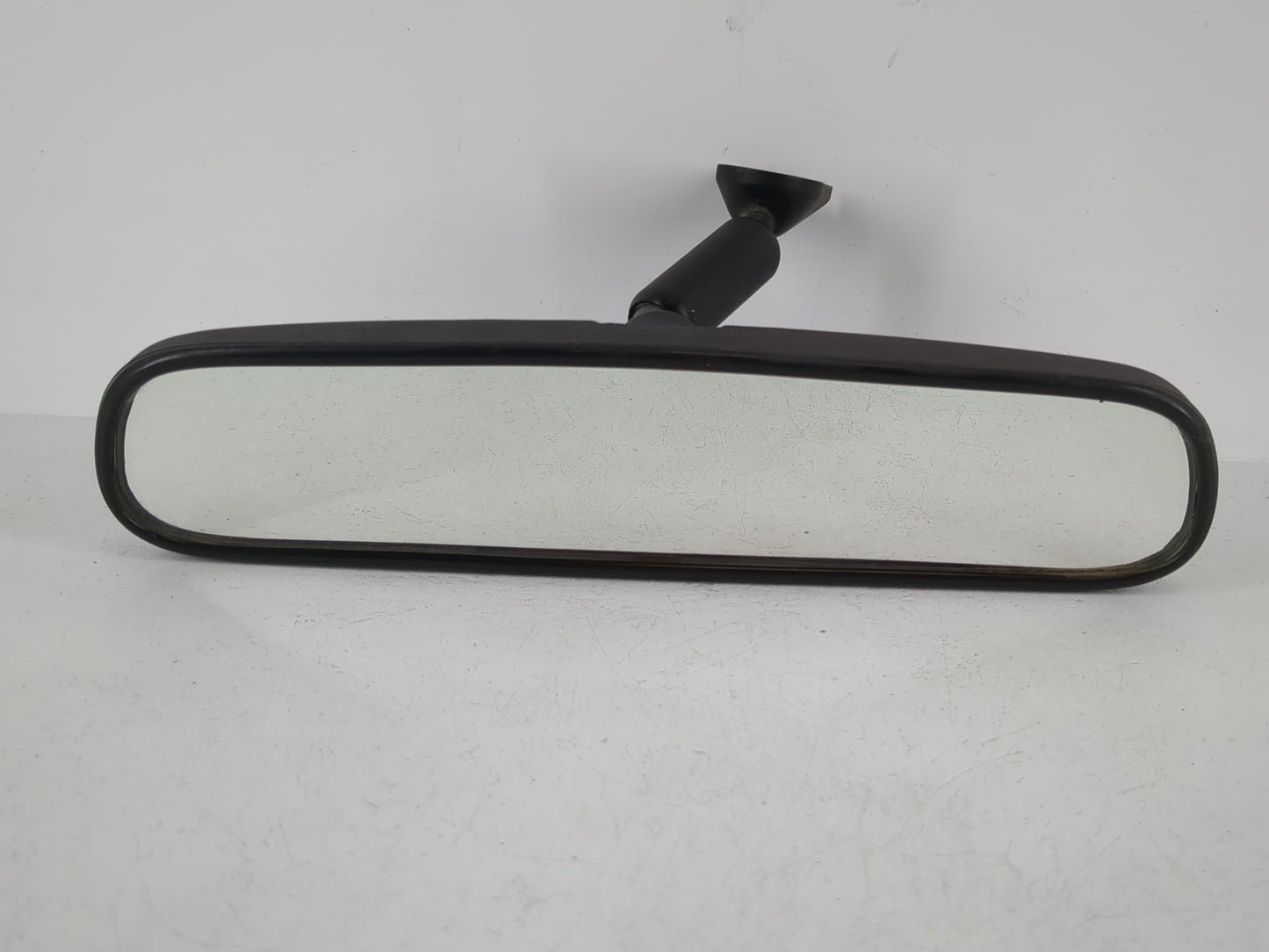 2000 Chevrolet Silverado 2500 Interior Rear View Mirror Replacement OEM P/N:E8011084 Fits OEM Used Auto Parts - Oemusedautop