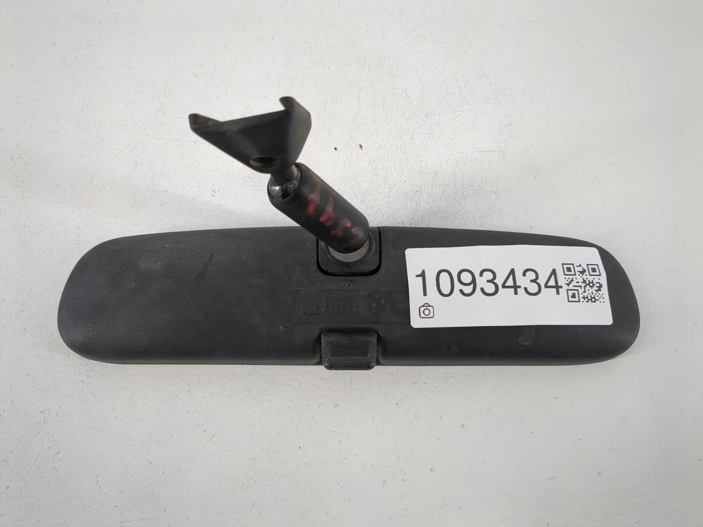 2000 Chevrolet Silverado 2500 Interior Rear View Mirror Replacement OEM P/N:E8011084 Fits OEM Used Auto Parts - Oemusedautop