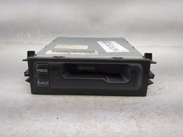 2000 Chevrolet Silverado 2500 Pickup Radio AM FM Cd Player Receiver Replacement P/N:16252315 98CRCPM203062845 Fits OEM Used 