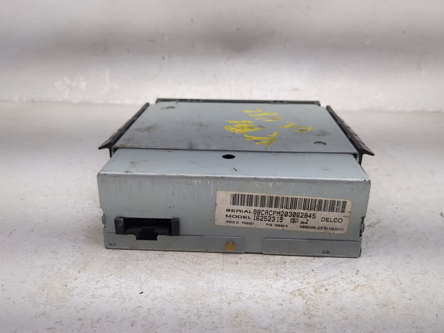 2000 Chevrolet Silverado 2500 Pickup Radio AM FM Cd Player Receiver Replacement P/N:16252315 98CRCPM203062845 Fits OEM Used 