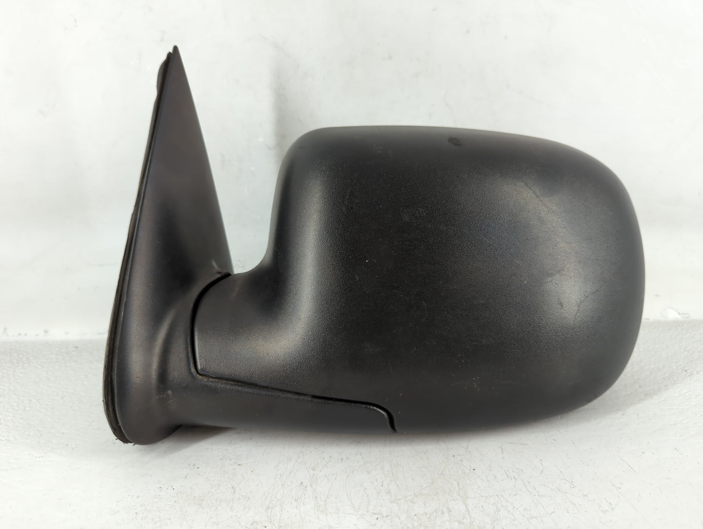 2000-2002 Chevrolet Suburban 1500 Driver Side View Mirror - Left Door Mirror OEM Used - Oemusedautoparts1.com
