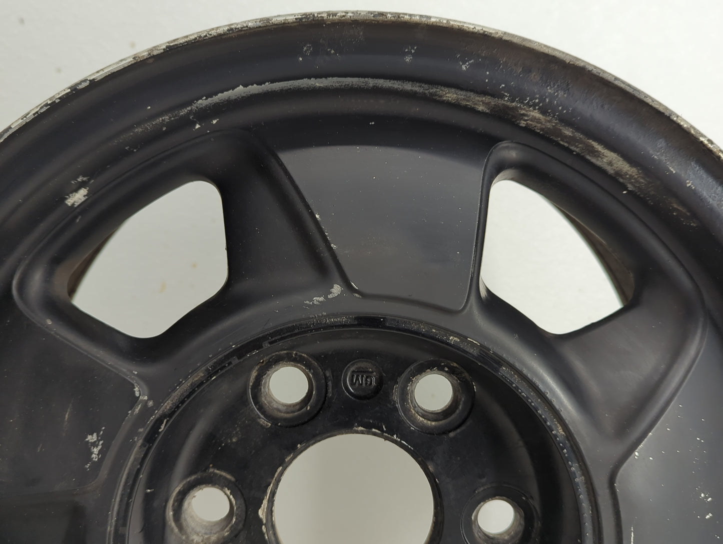 2000-2003 Chevrolet Suburban 1500 Oem Wheel Rim 835620 - Oemusedautoparts1.com