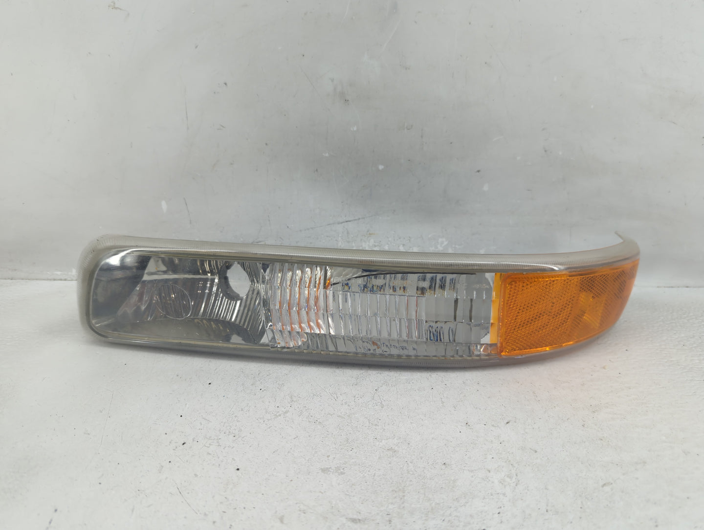 2000-2006 Chevrolet Suburban 2500 Driver Left Oem Front Light Lamp - Oemusedautoparts1.com