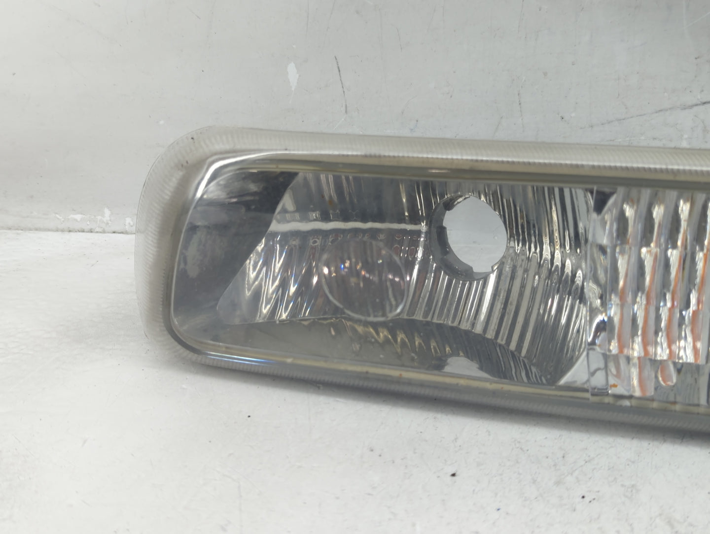 2000-2006 Chevrolet Suburban 2500 Driver Left Oem Front Light Lamp - Oemusedautoparts1.com