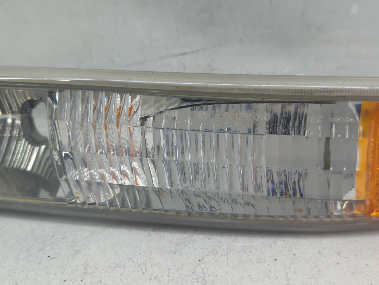 2000-2006 Chevrolet Suburban 2500 Driver Left Oem Front Light Lamp - Oemusedautoparts1.com
