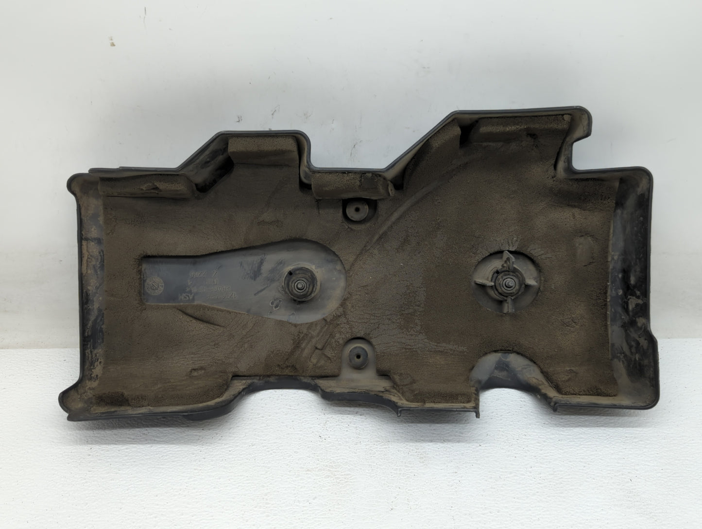 2000 Chevrolet Suburban 2500 Engine Cover - Oemusedautoparts1.com