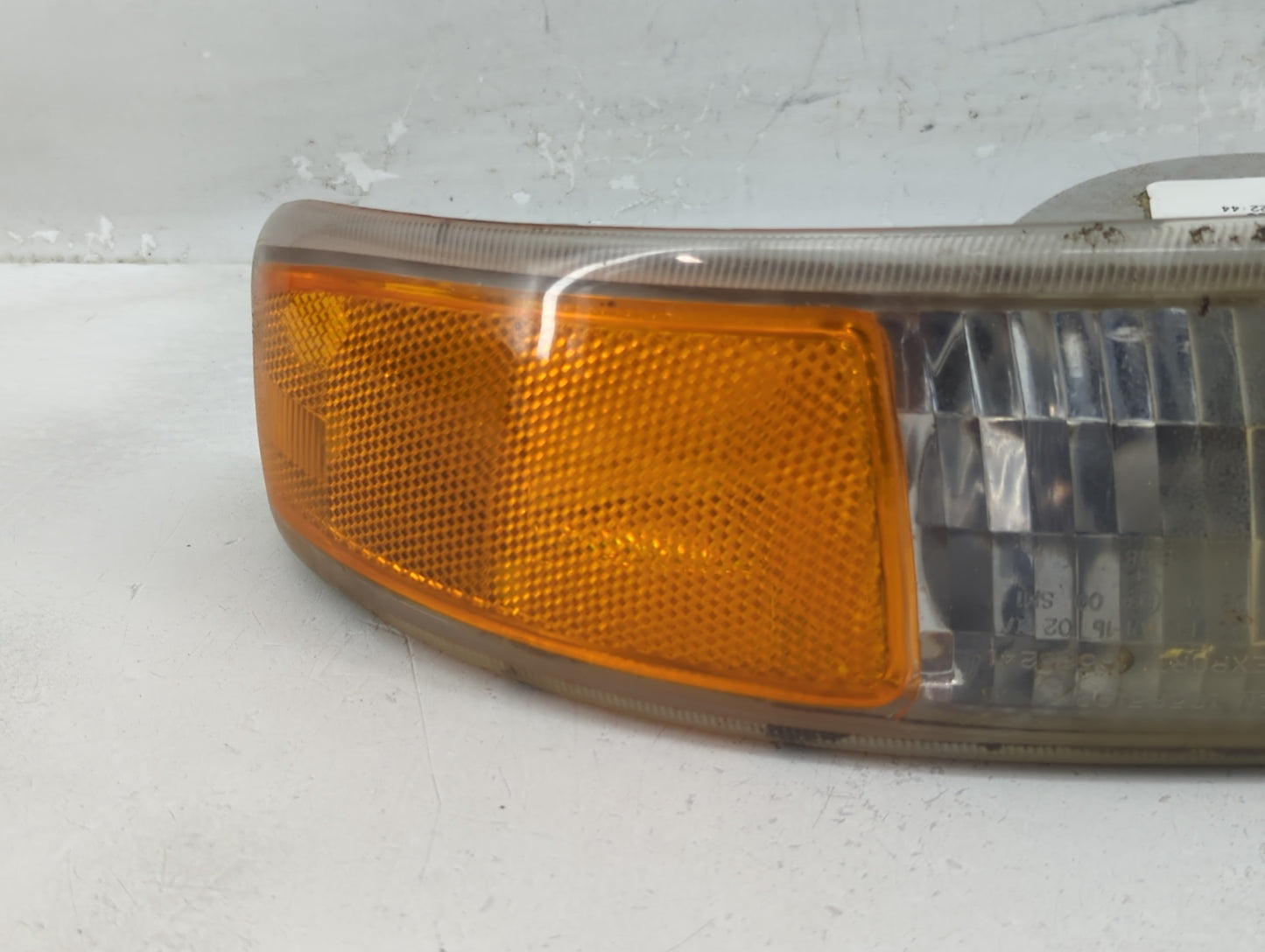 2000-2006 Chevrolet Tahoe Driver Left Oem Front Light Lamp - Oemusedautoparts1.com