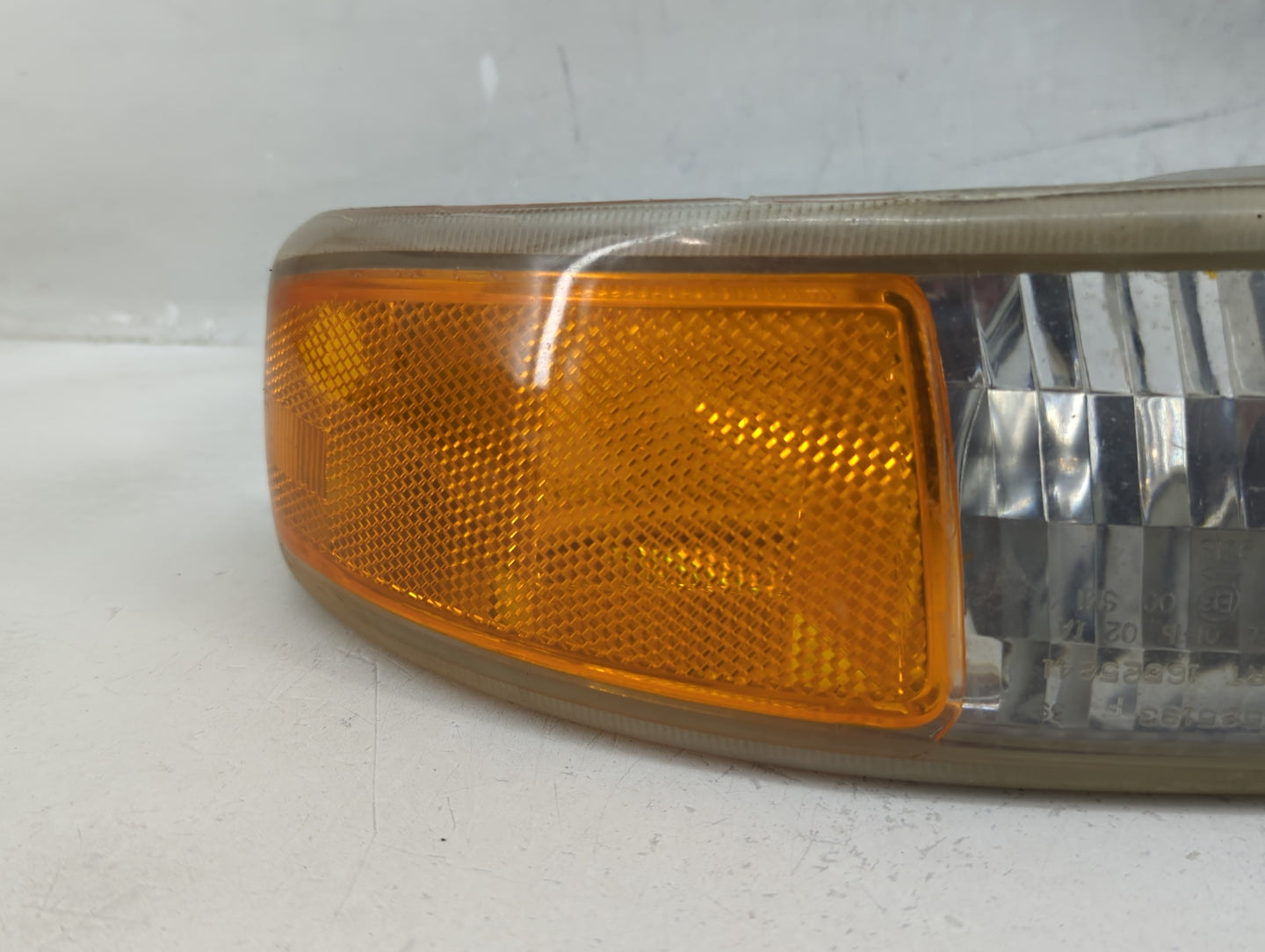 2000-2006 Chevrolet Tahoe Driver Left Oem Front Light Lamp - Oemusedautoparts1.com