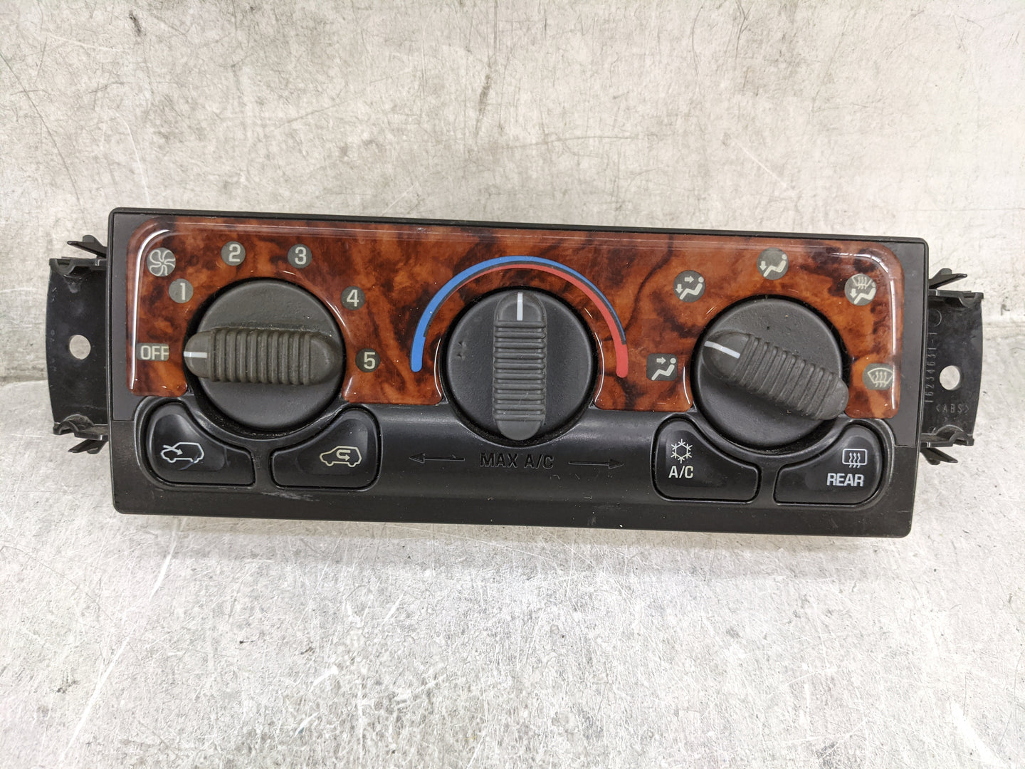 2000-2002 Chevrolet Tahoe Climate Control Module Temperature AC/Heater Replacement P/N:15753263 Fits Fits 1999 2000 2001 200