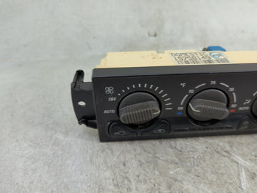 2000-2002 Chevrolet Tahoe Climate Control Module Temperature AC/Heater Replacement P/N:15758149 Fits Fits 1999 2000 2001 2002 OEM Used Auto Parts