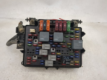 2000-2002 Chevrolet Tahoe Fusebox Fuse Box Panel Relay Module P/N:12193645-09 12193614, 12077866 Fits Fits 2000 2001 2002 OE